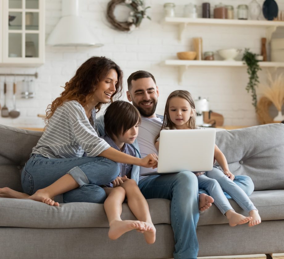 Télévision 15 chaînes au choix + Internet 120 Mbps